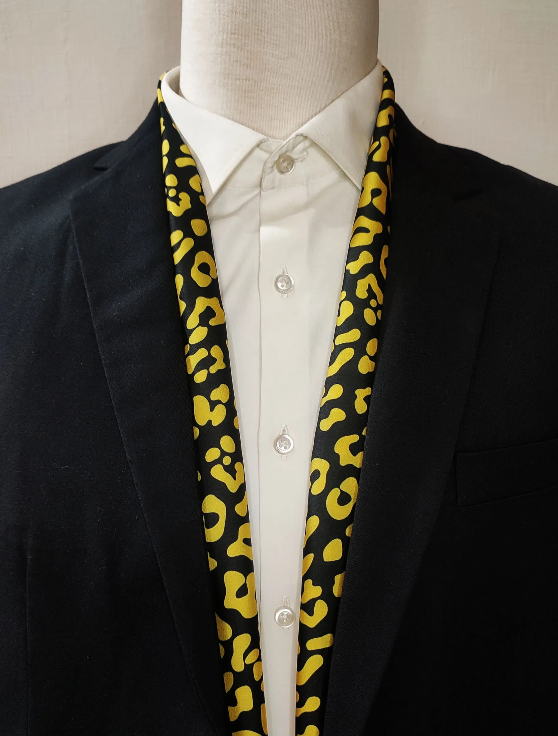 BE A CHEETAH - SILK Men scarves