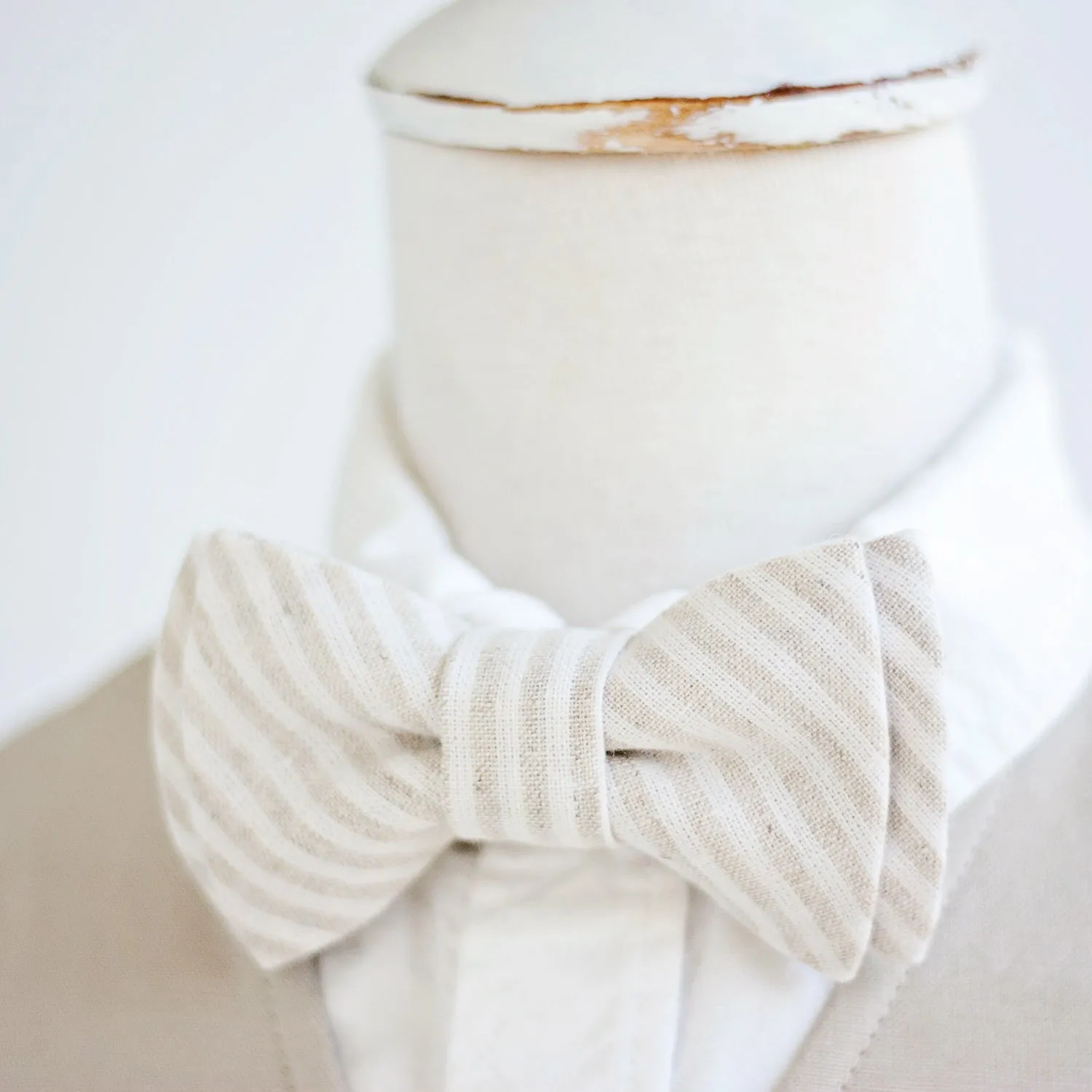 Boy's Bow Tie / Natural Linen Stripe