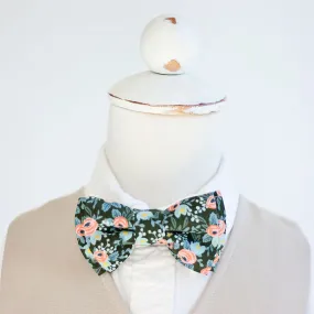 Boy's Bow Tie / Rosa In Forest