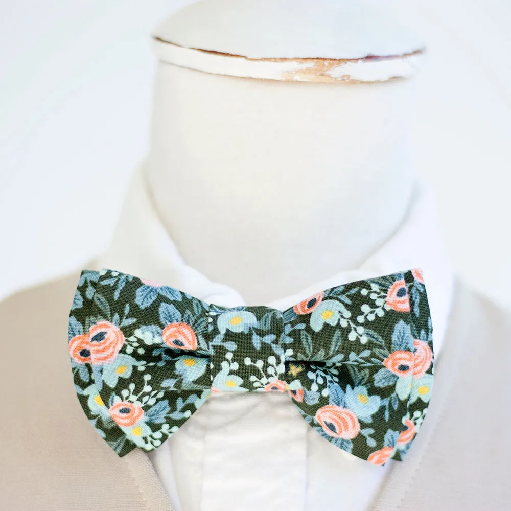 Boy's Bow Tie / Rosa In Forest