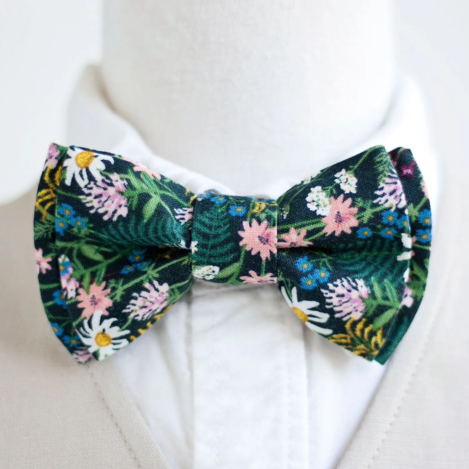 Boy's Bow Tie / Wildflowers In Hunter