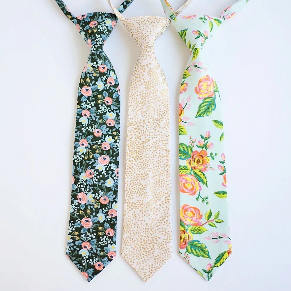 Boy's Necktie / Rosa In Forest