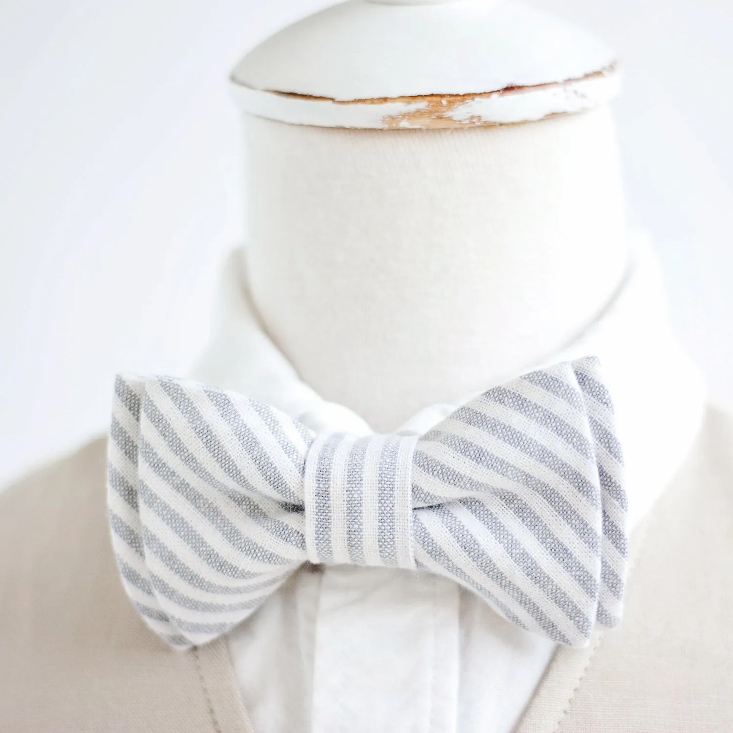 Boy's Pocket Square / Gray Linen Stripe