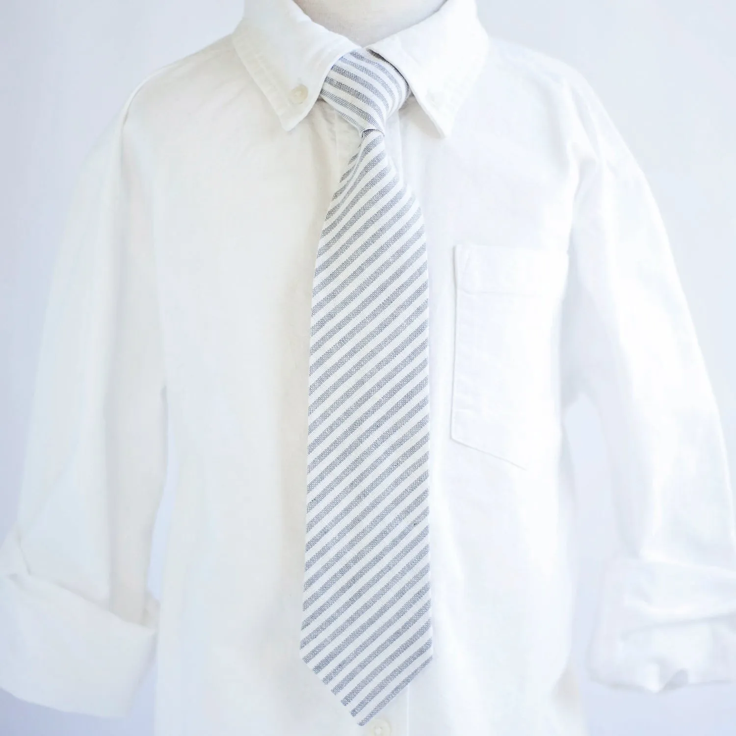 Boy's Pocket Square / Gray Linen Stripe