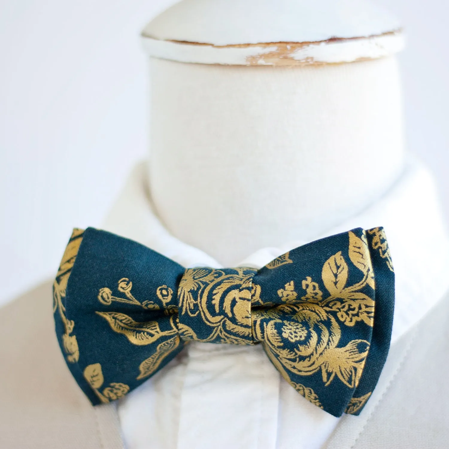 Boy's Pocket Square / Navy Metallic Toile