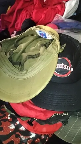 Caps