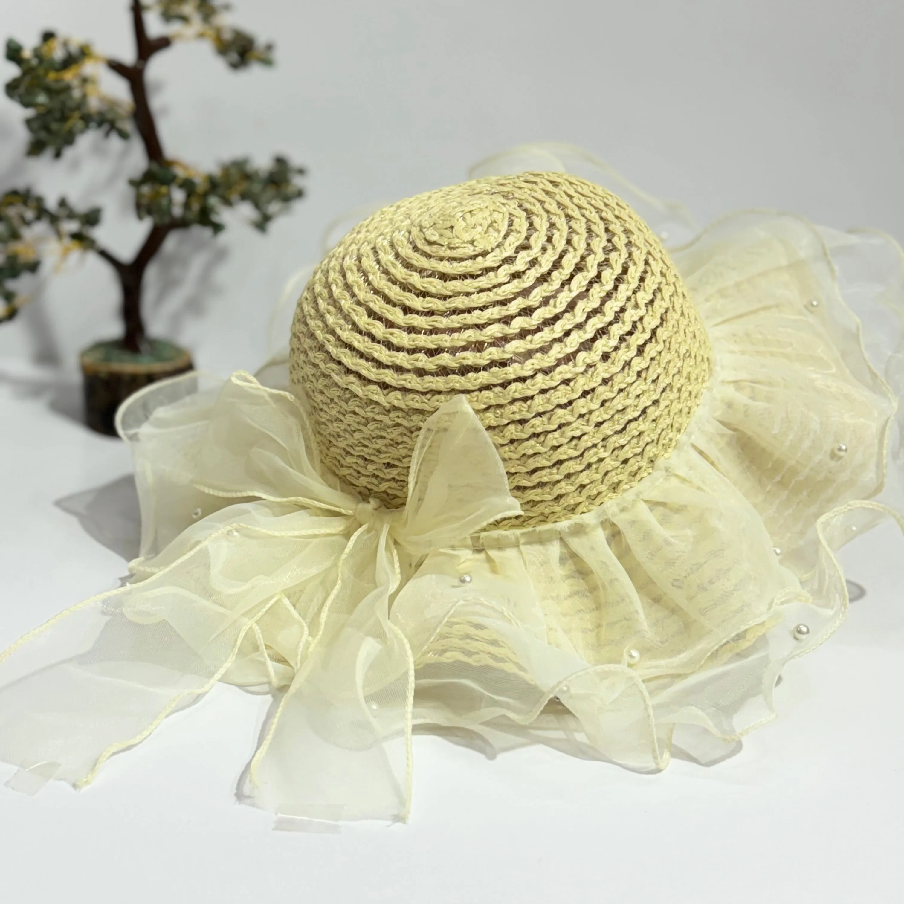 DOUBLE FRILL PEARL EMBEDED HAT