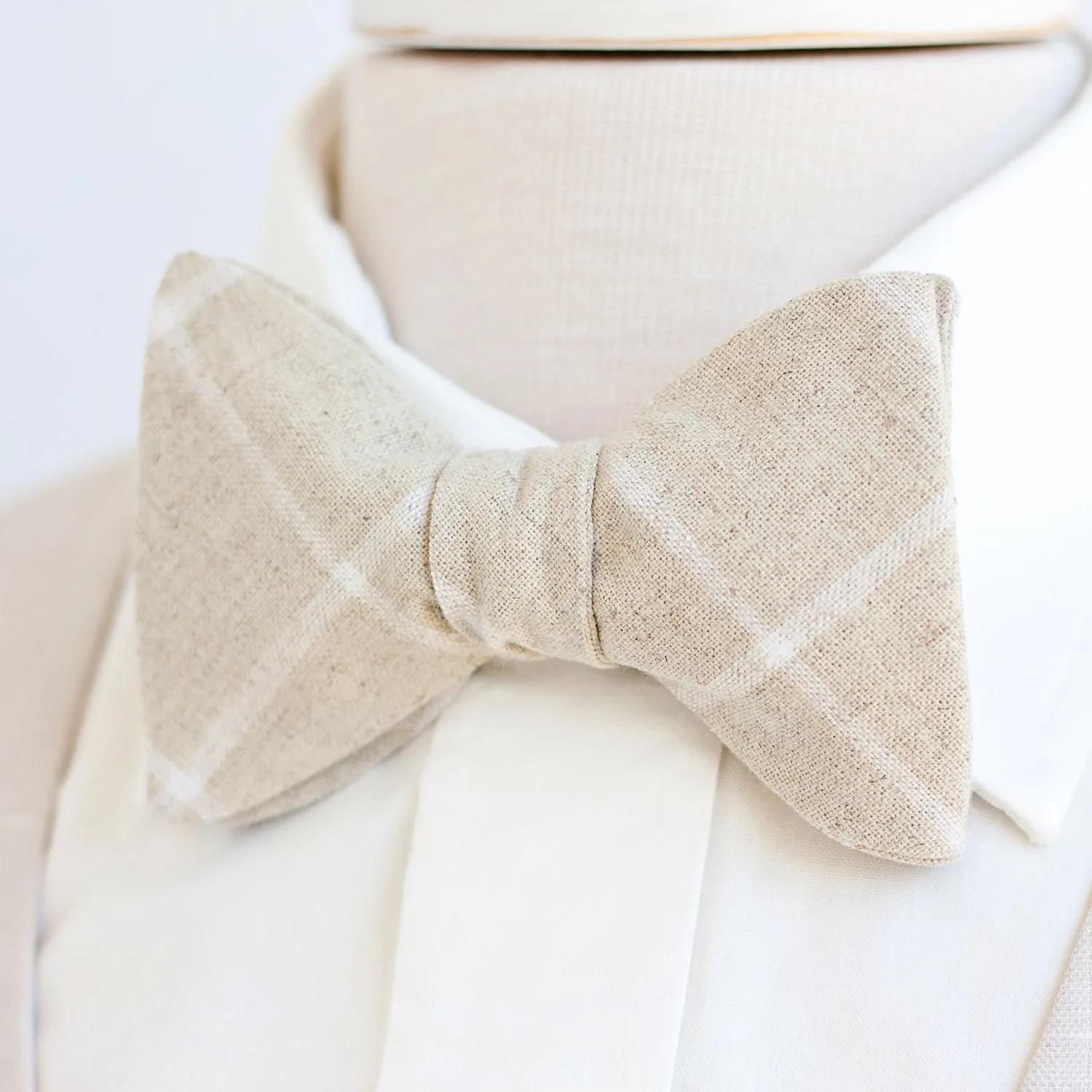 Men's Freestyle Self-Tie Bow Tie / Natural Linen Window Pane