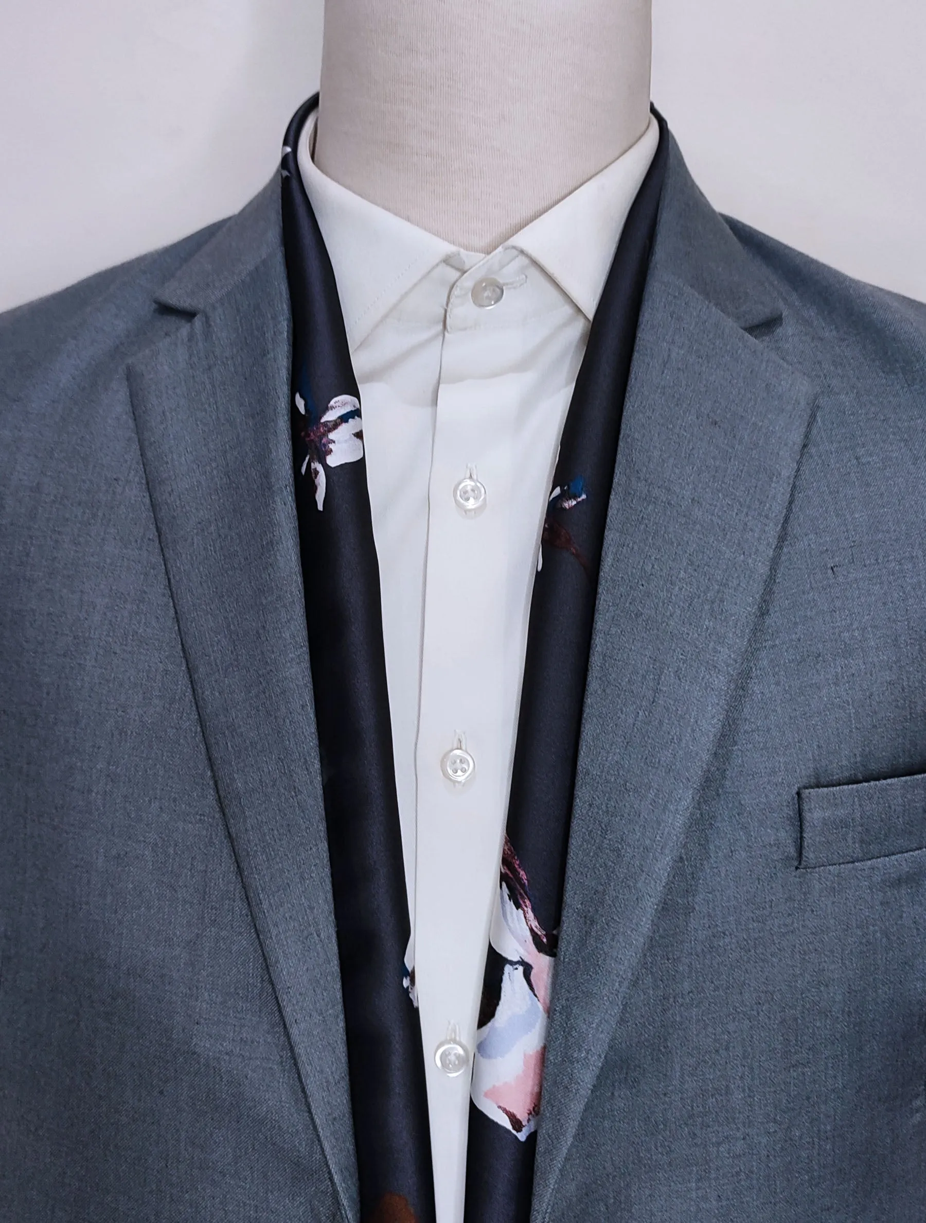 THE GREY GARDEN - SILk men scarves